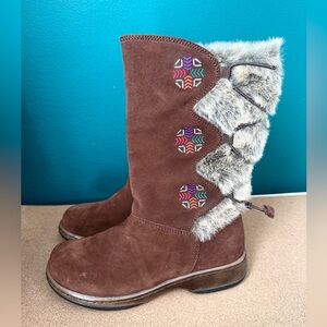 Dansko Fyodora Brown Suede Boots with Fur Trim / 39